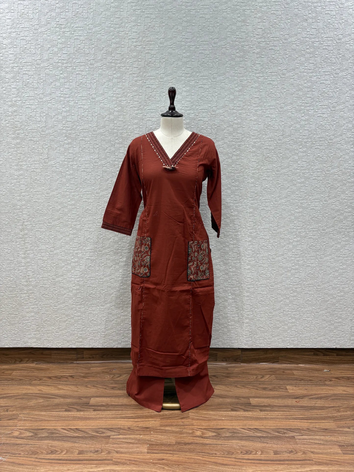 Kalamkari Pocket V-Neck Dupatta Set 101-2-62