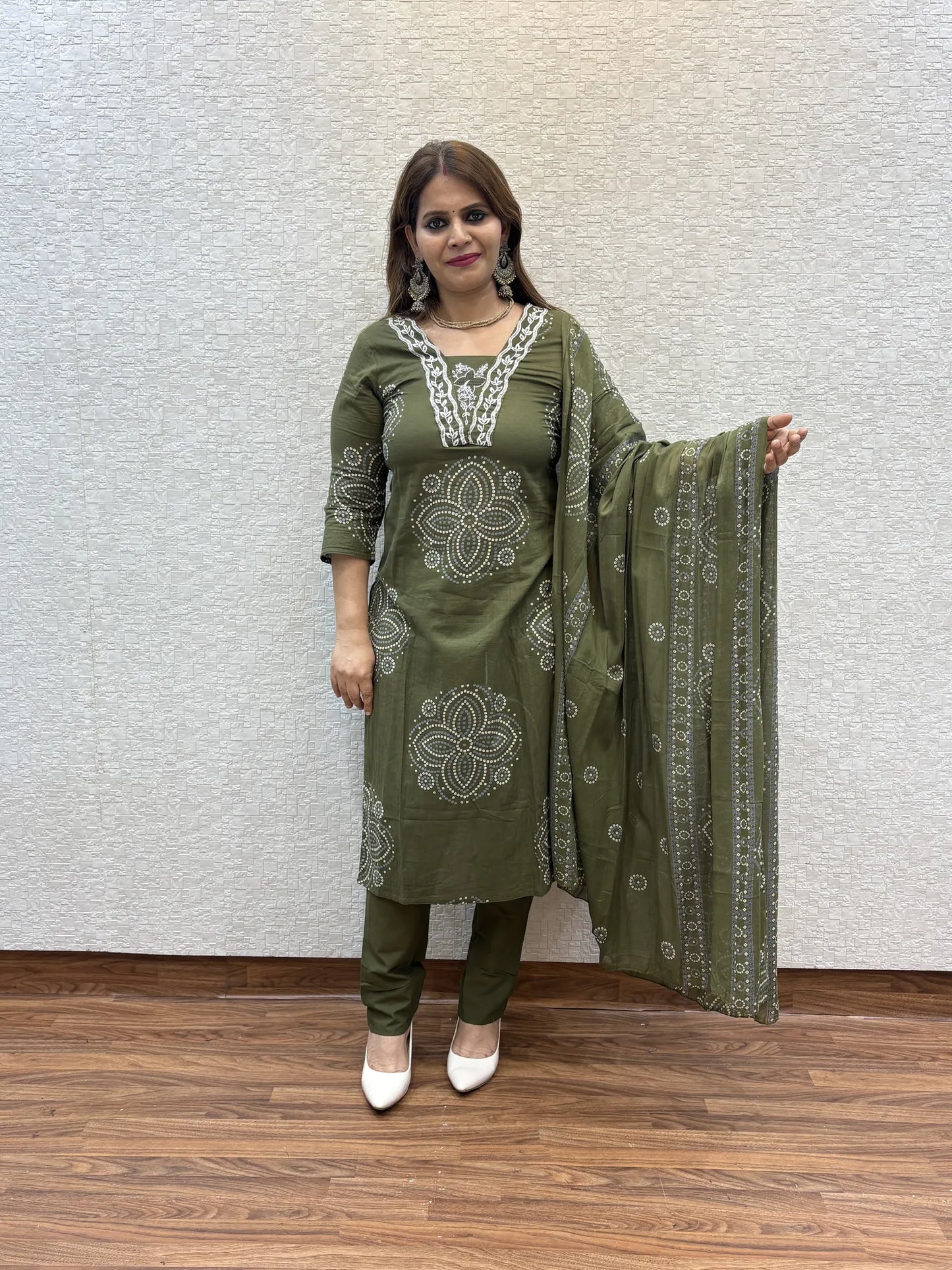 Bandhej Threadwork V Neck Dupatta Set 162-3-63