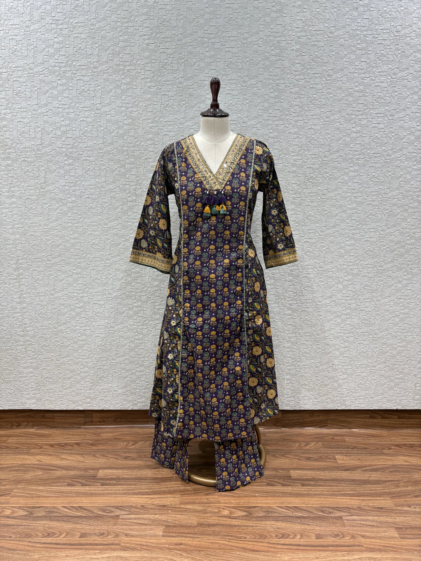 Niya V Neck Dupatta Set 5563-3-2