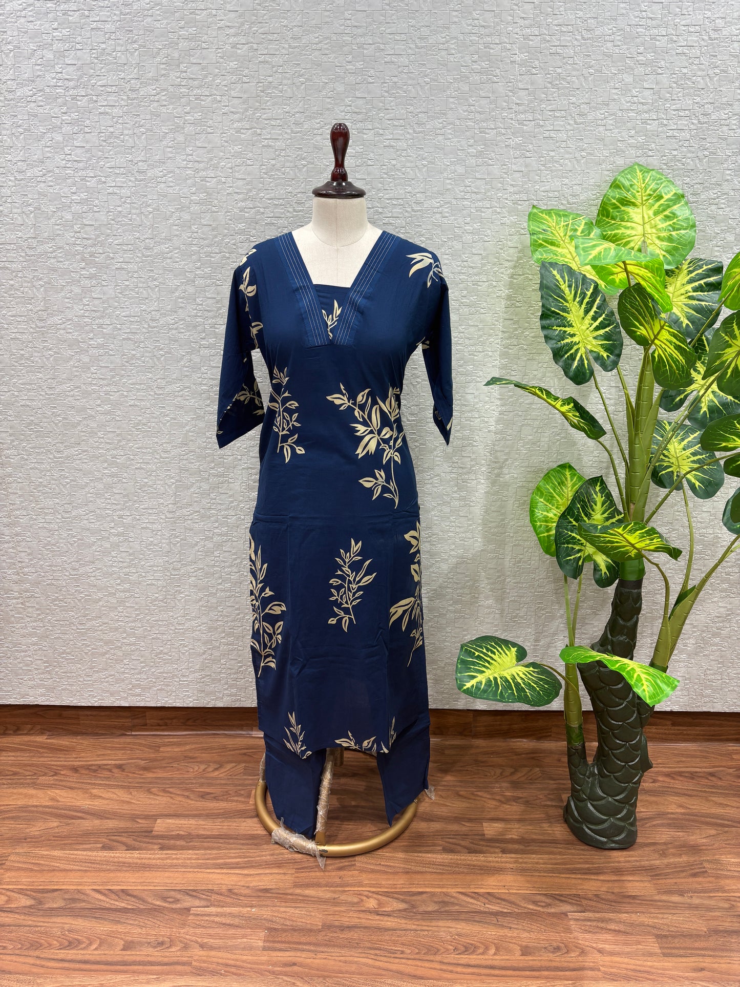 Neel- Kurti Pant Set