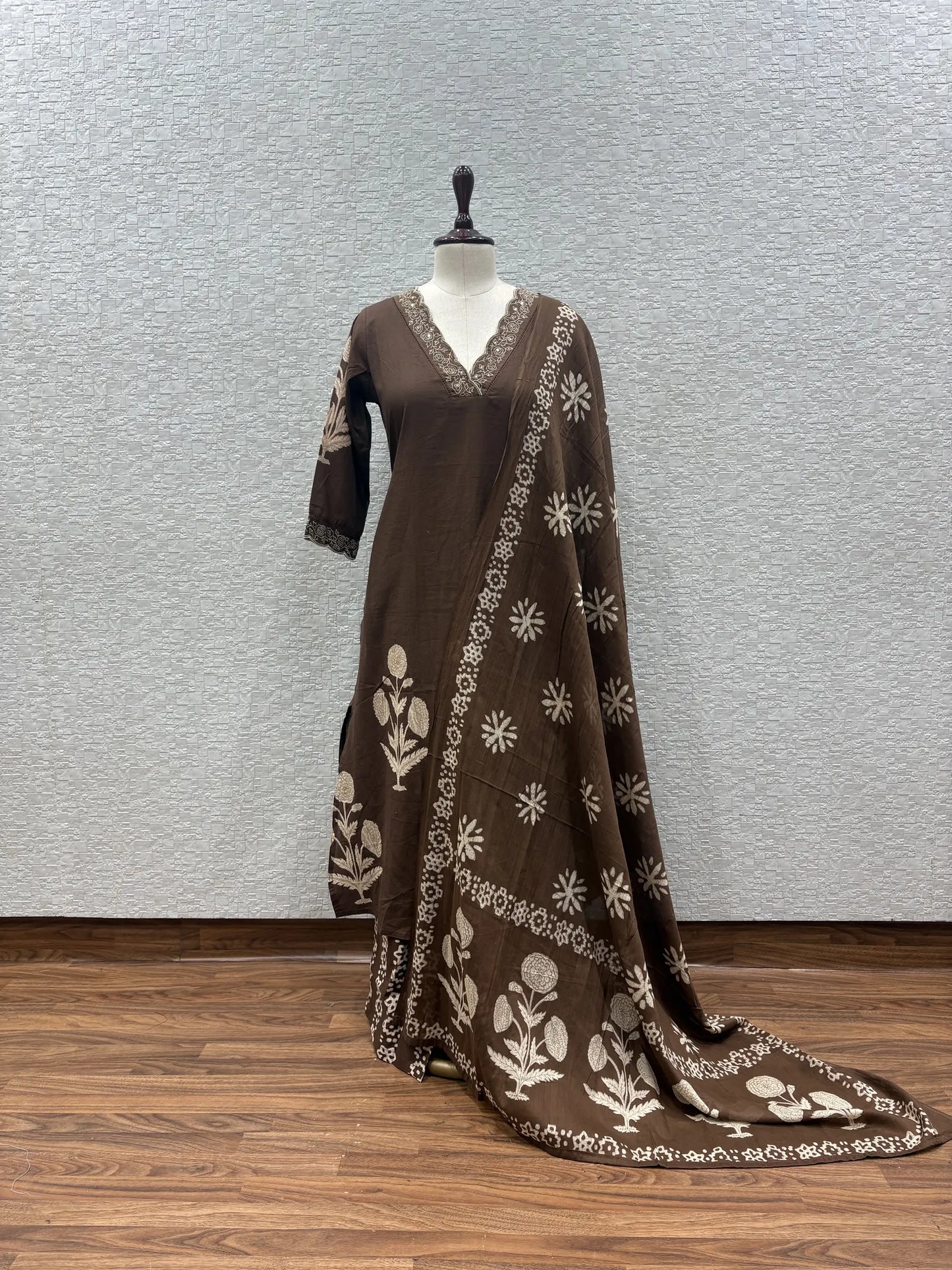 Mitti Kala Dupatta Set 3873-7-55