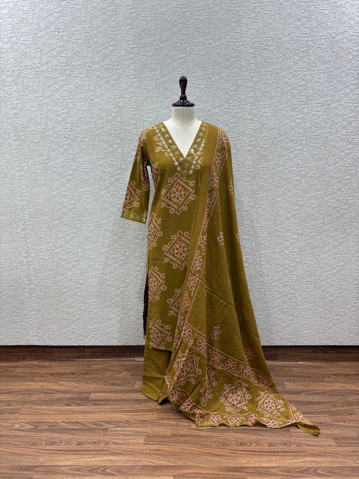 Bandhej V-Neck Dupatta Set 0881-9-60