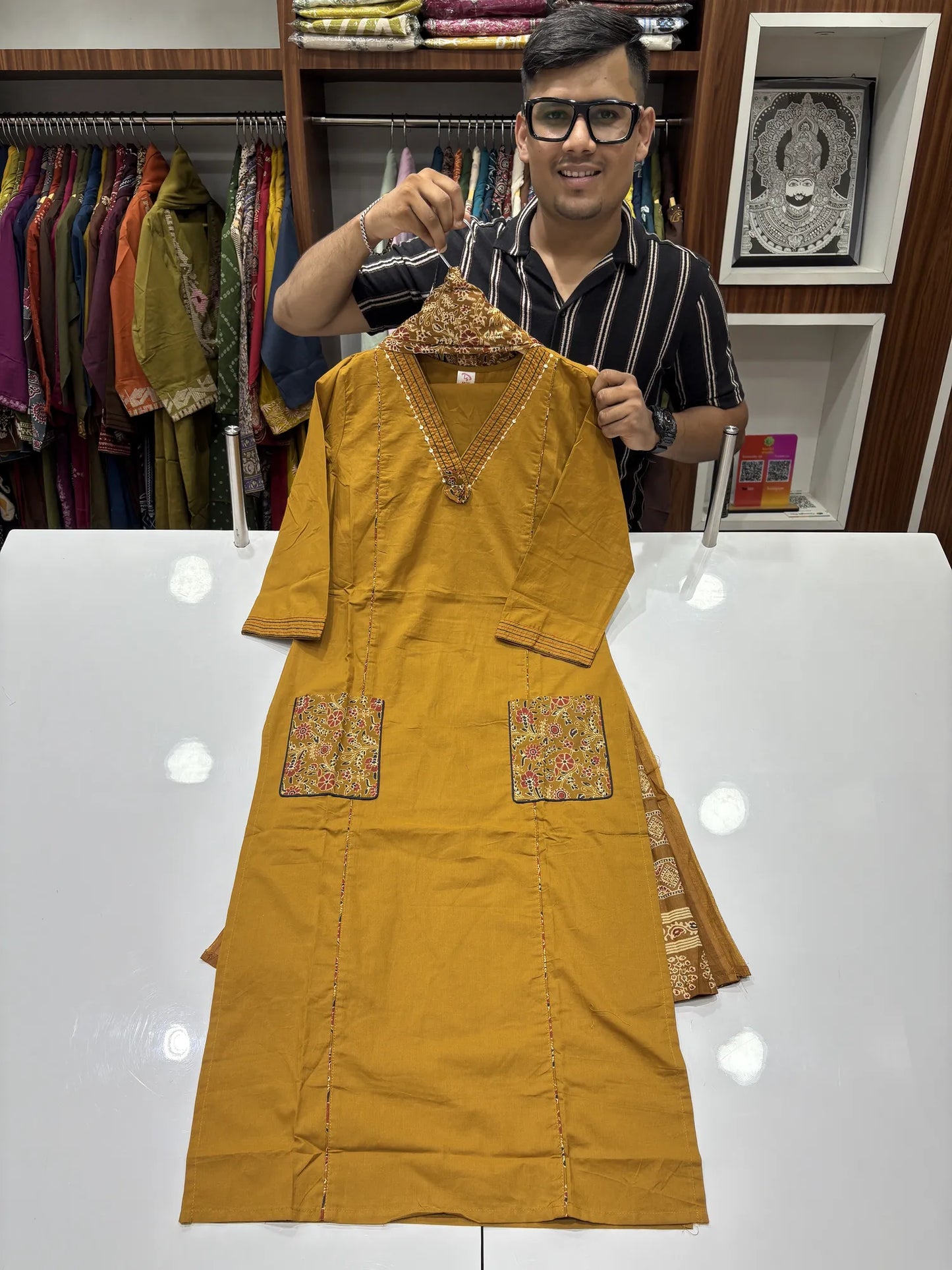 Kalamkari Pocket V-Neck Dupatta Set 101-2-62