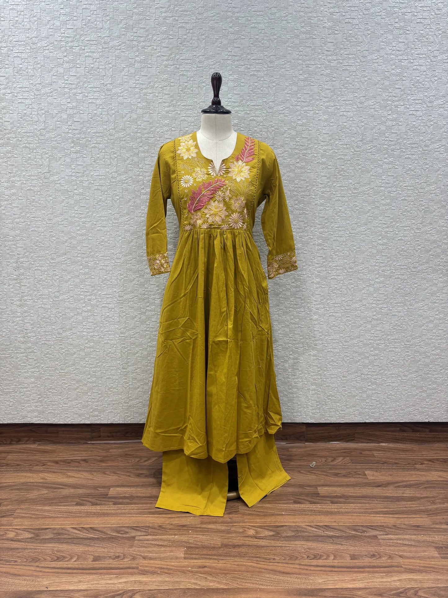 Mustard Daisy Feather Flared Dupatta Set 147-11-60