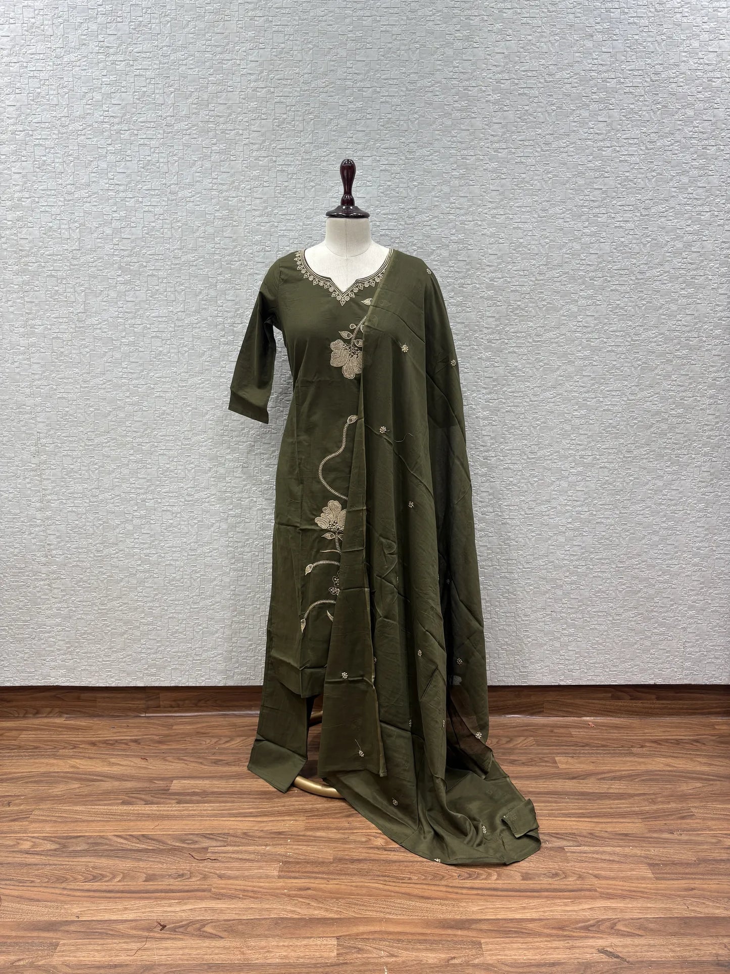 Trailing Blossom Embroidered Dupatta Set 147-16-60