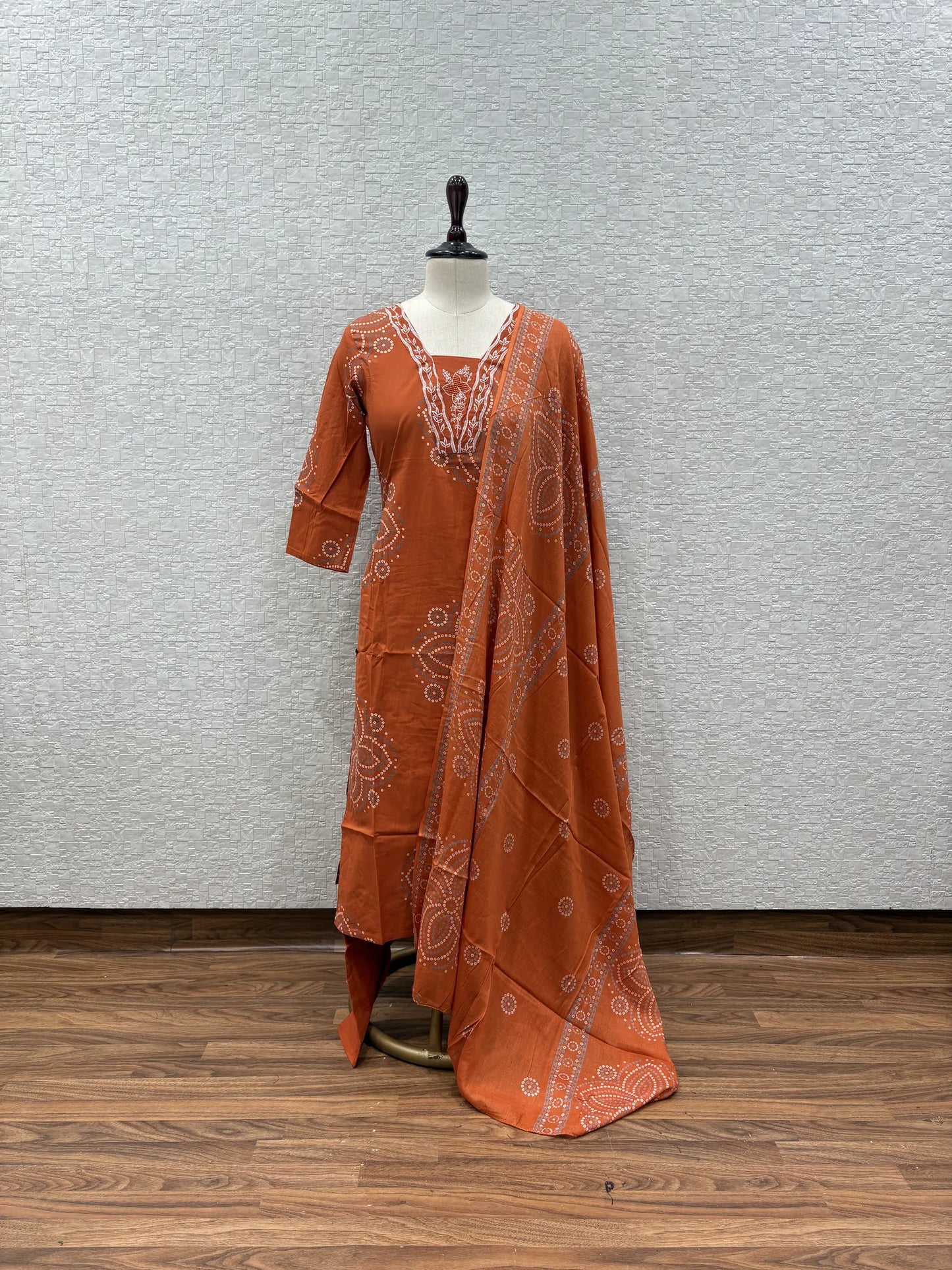 Bandhani Medallion V-Neck Dupatta Set 162-3-63