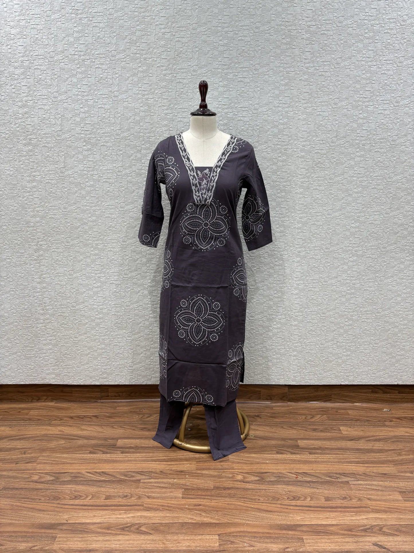 Bandhani Medallion V-Neck Dupatta Set 162-3-63