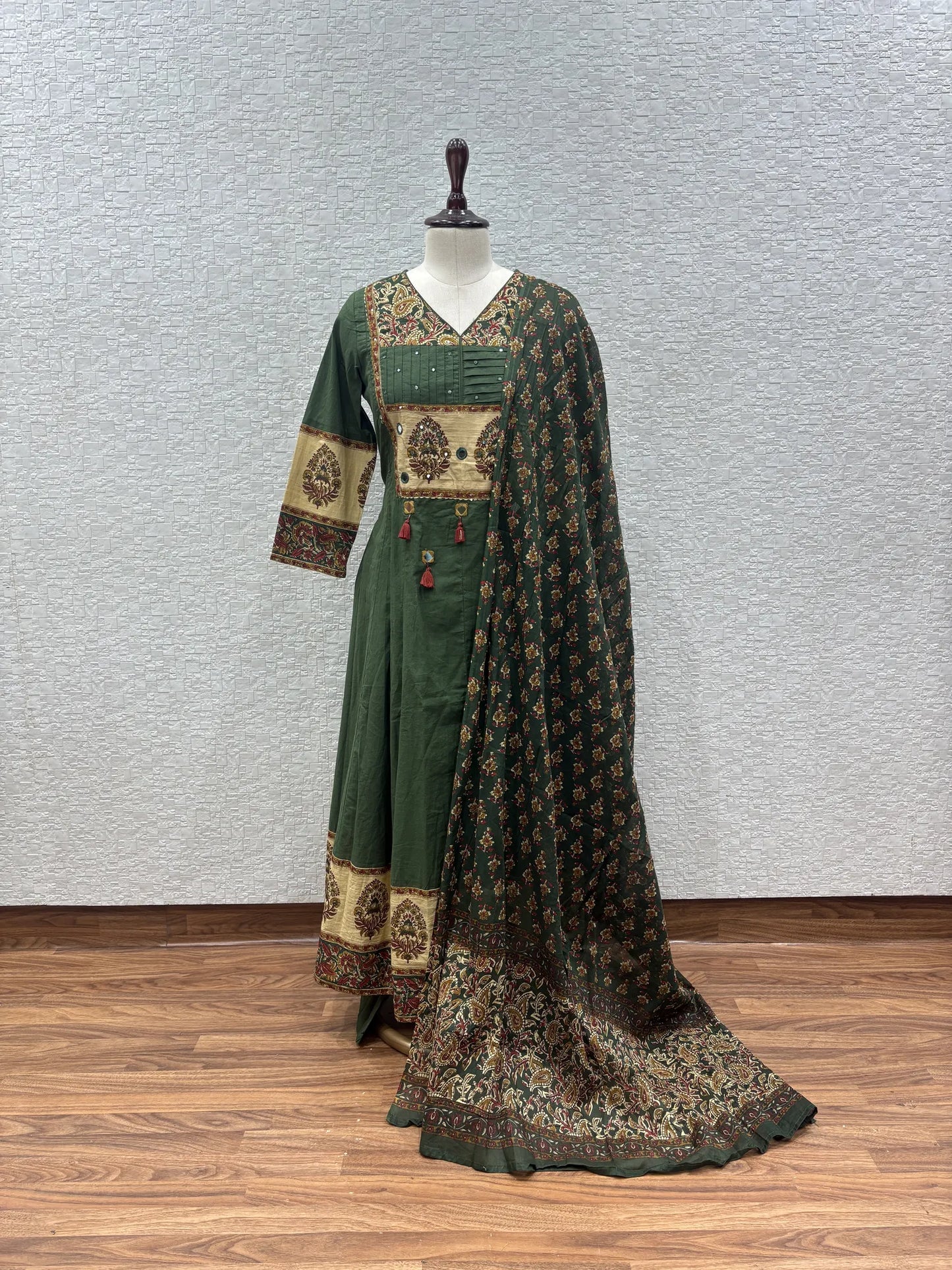 Mirror With Tassel Dupatta Set 5314-2-14