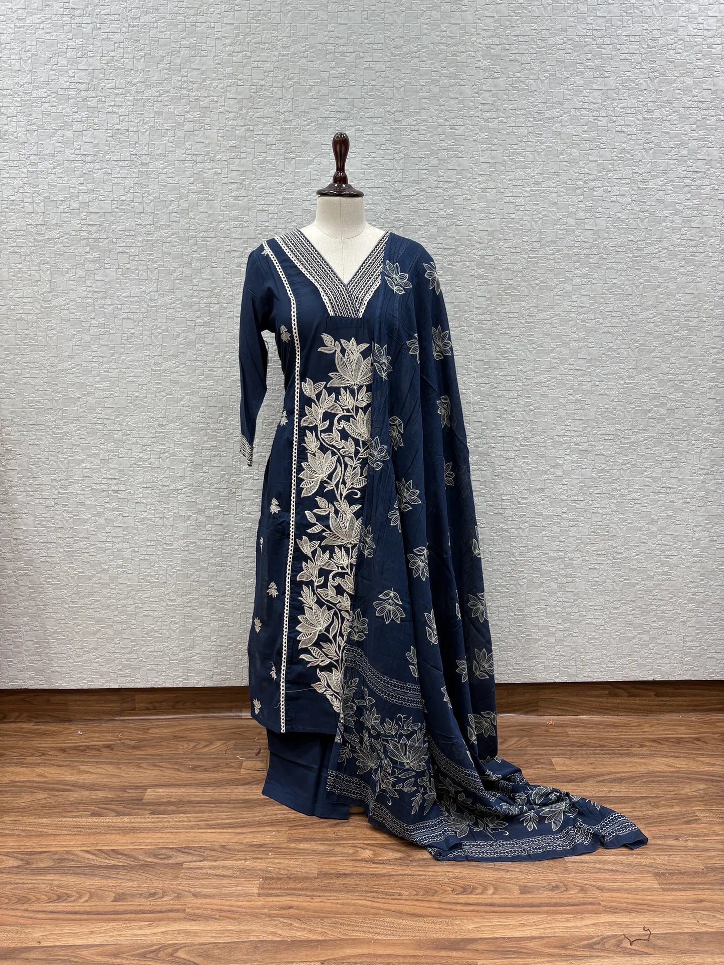 Lotus Vine Dupatta Set 147-13-60