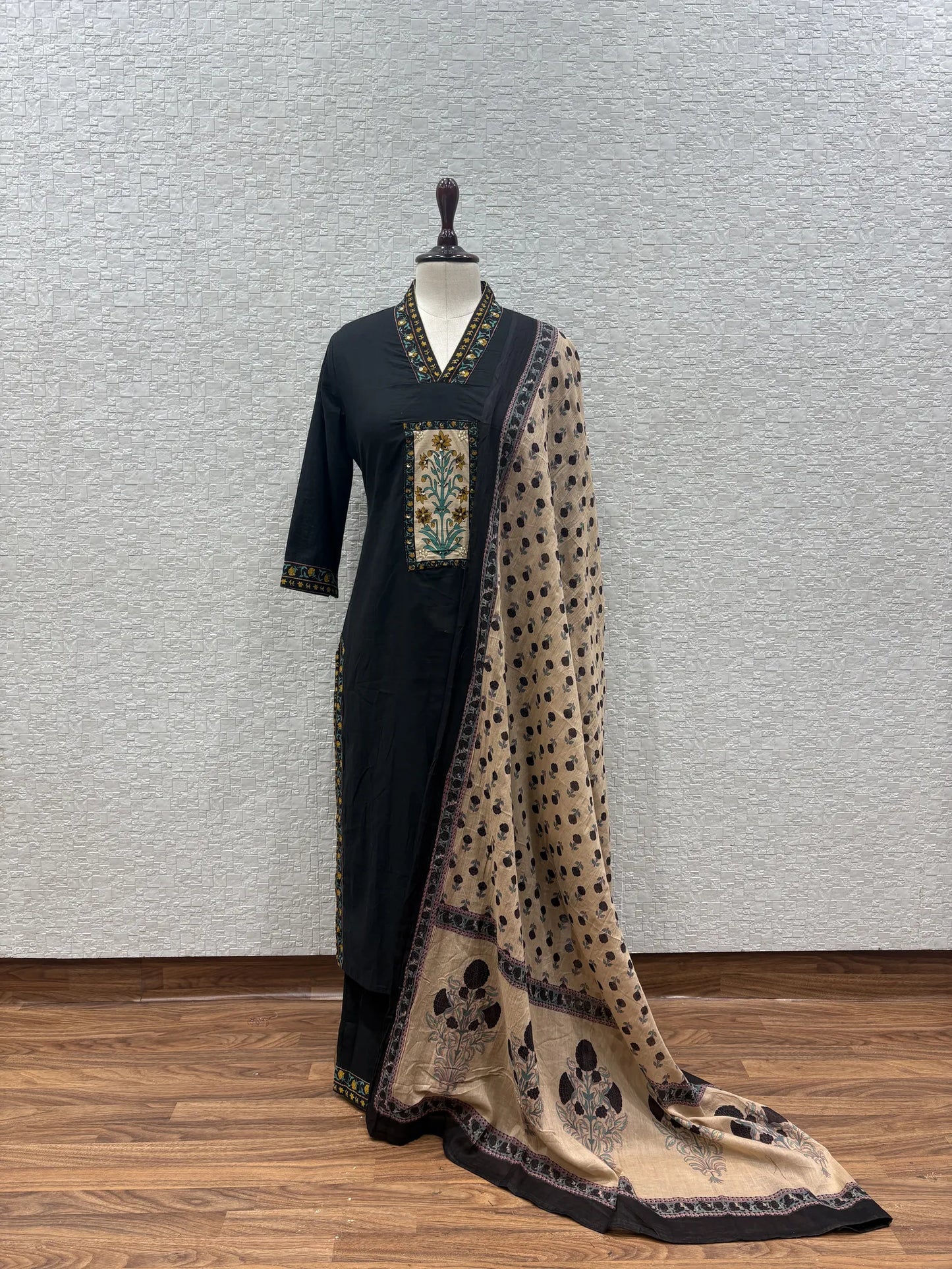 Mughal Buti Dupatta Set 147-11-60
