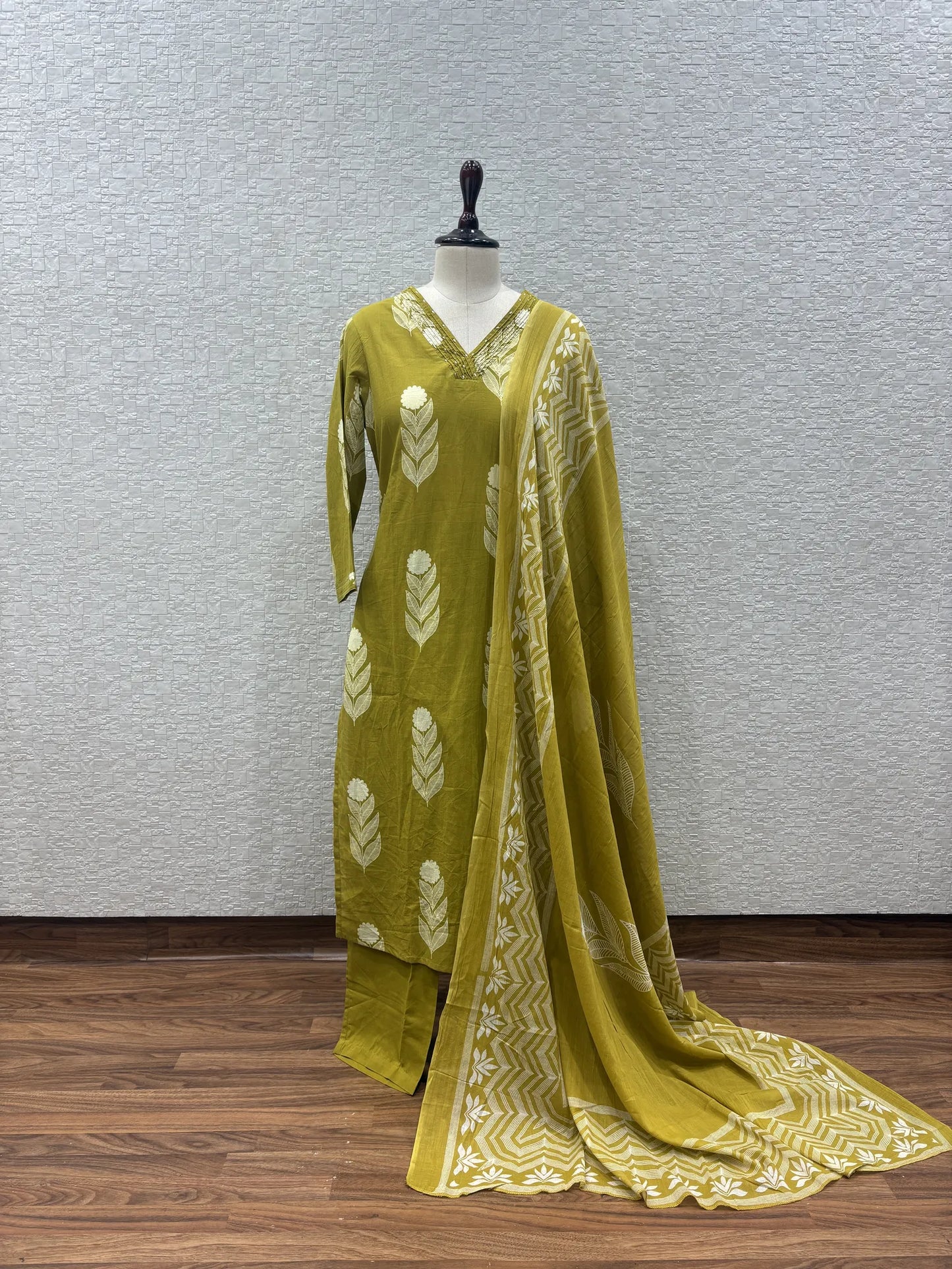 Bloom Leaf Dupatta Set 179-3-6